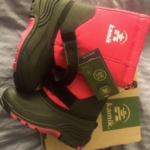 NWT Kamik Snow Boots